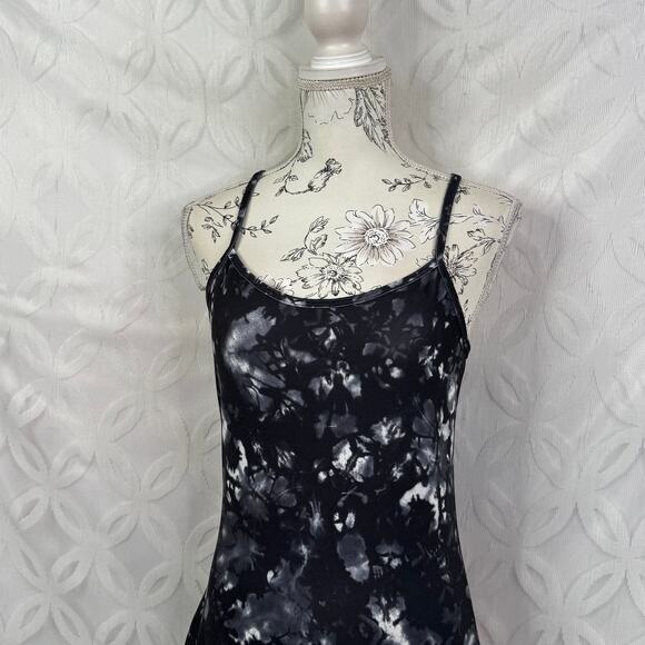 Lululemon Power Y Dusk Dye White Black Size 8 Tank Top - Picture 2 of 13